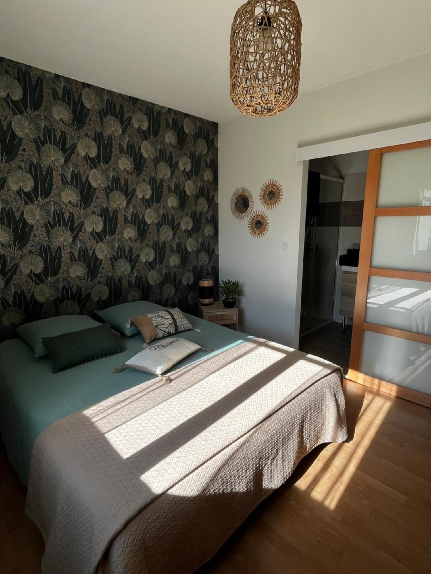 Les Voyages De Louison Bed & Breakfast Lavardac Екстериор снимка