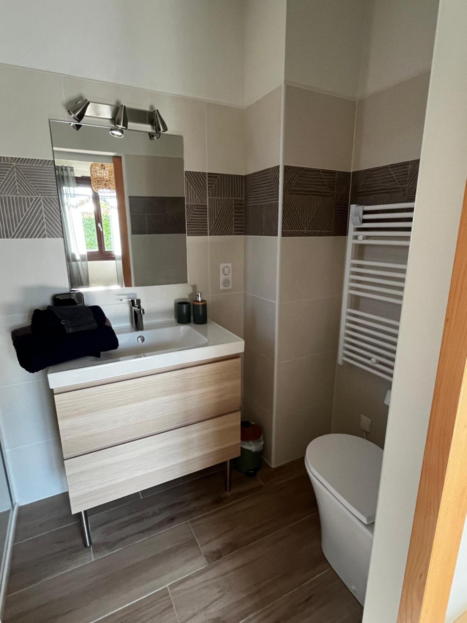 Les Voyages De Louison Bed & Breakfast Lavardac Екстериор снимка